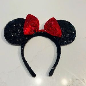 Disney Parks Minnie Mouse sequin ears